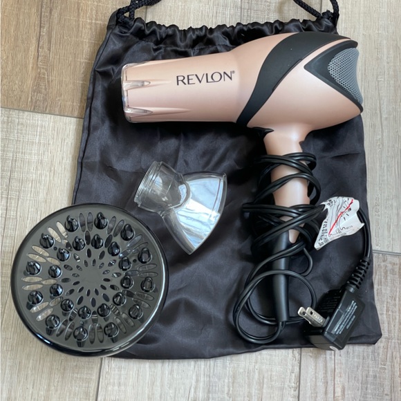 Revlon Hair Revlon Pro Hair Dryer W 2 Attachments Diffuser